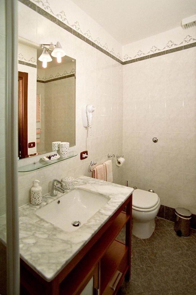 B&B Art Suite Principe Umberto Naples Exterior photo