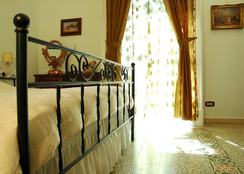 B&B Art Suite Principe Umberto Naples Room photo